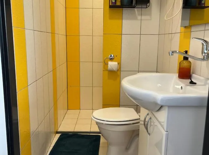 Monstera I - Classic アパート コリーン