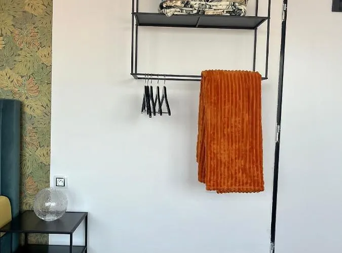 Monstera I - Classic Apartment Kolín